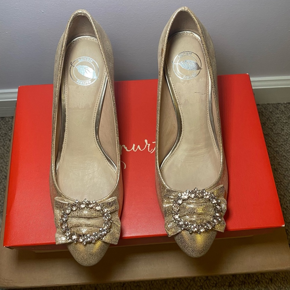 Nurture Julee Gold Metallic Leather Heels Size 6